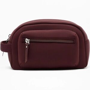 NWT - Athleta Diem Dopp Kit (Carry All Bag)